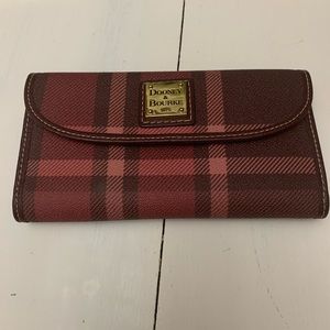 Dooney & Bourke wallet